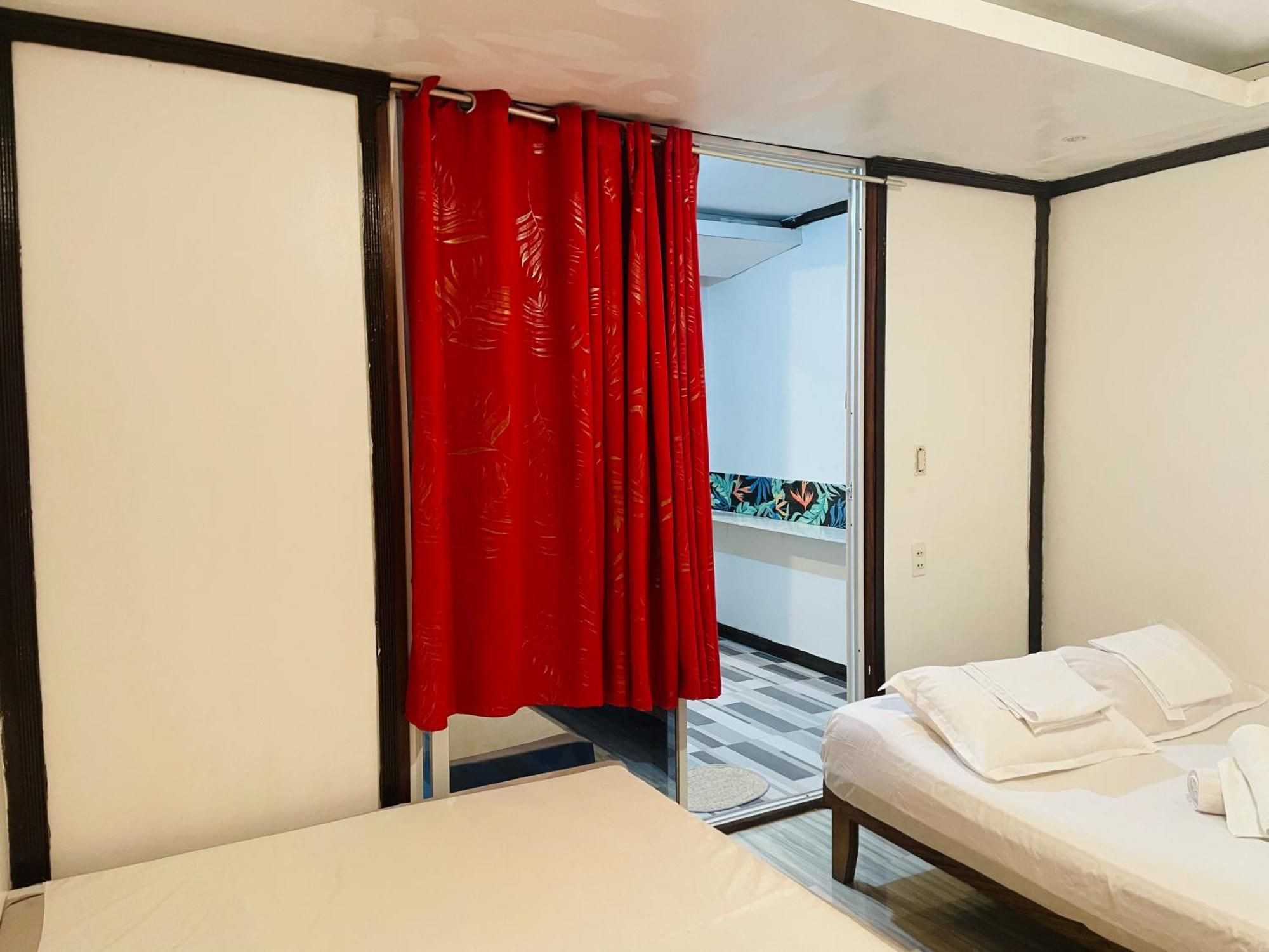 Precious Homestay -Suite Room Burgos  Exteriör bild