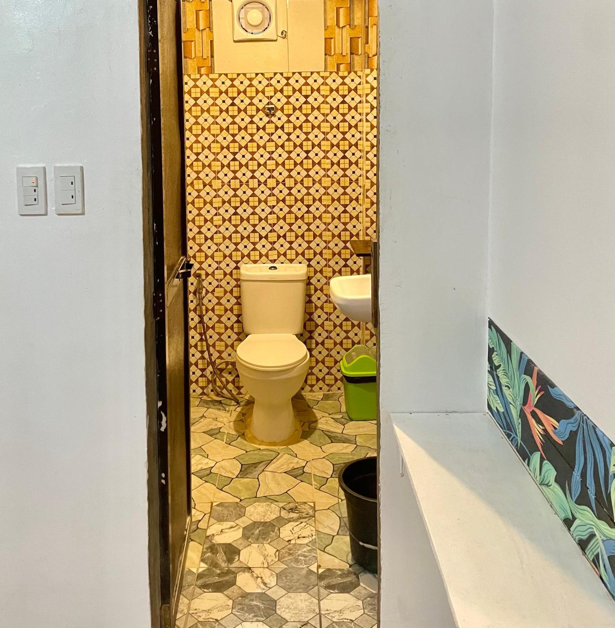 Precious Homestay -Suite Room Burgos  Exteriör bild